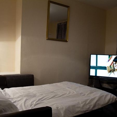 던펌린 Carvetii - Fox House - 1St Floor Flat Sleeps Up To 8 아파트 외부 사진
